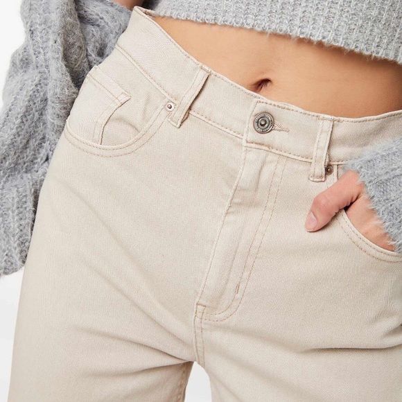 Ardene High Rise 90’s Jeans - Picture 10 of 10